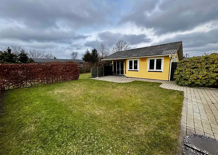 300 M From Sandy * Store Fuglede