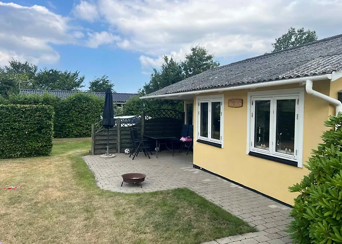 300 M From Sandy * Store Fuglede